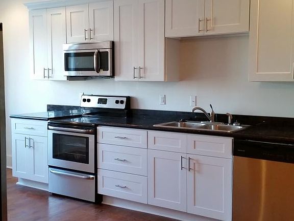 3rd image of 2411 Napoleon Ave