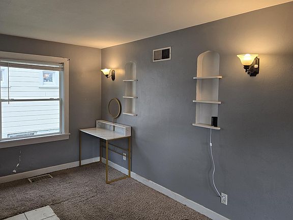4th image of 413 Haines Ave