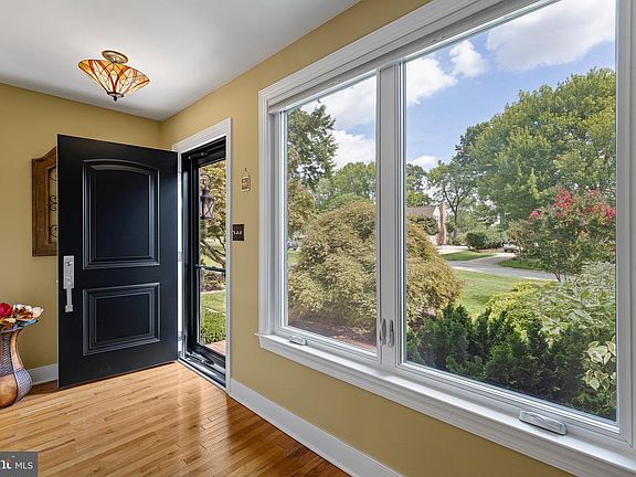 4th image of 1109 Artwin Rd