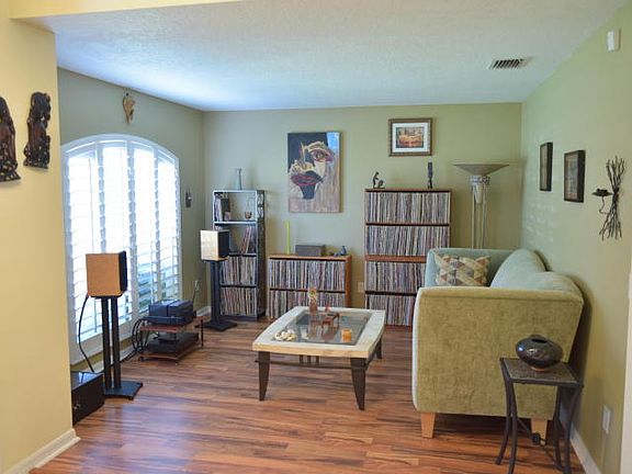 3rd image of 5473 NW Arbutus Ln