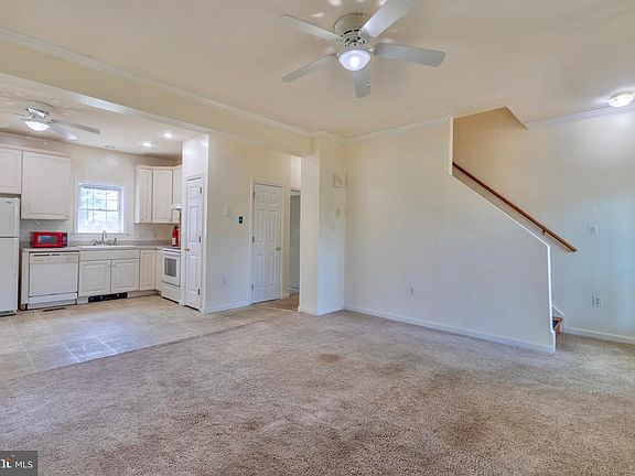 5th image of 679 Berryville Ave