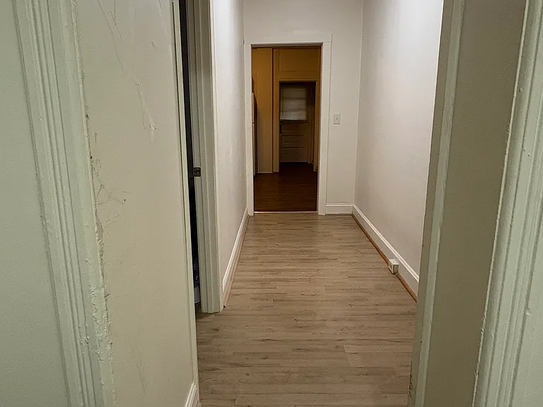 222 W Franklin St #1W — Photo 9