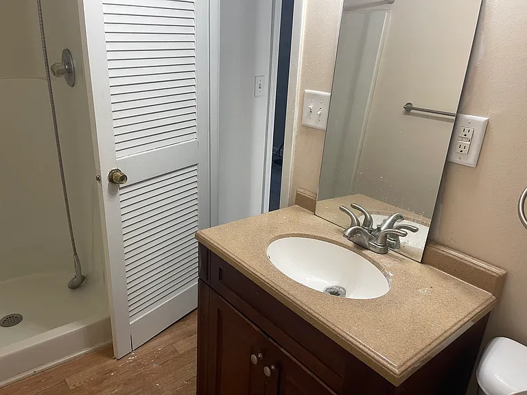 220 Williams St — Photo 15