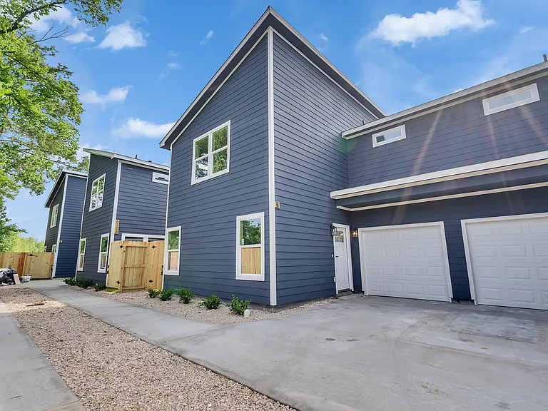 8102 Crestview Dr #B — Photo 24