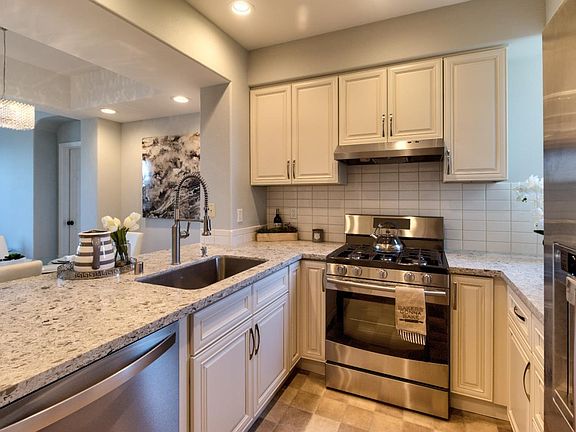 4th image of 88 17th Ave Unit 306