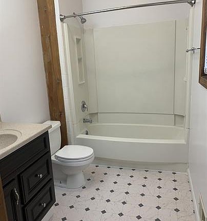 2nd image of 412 W Cesar E Chavez Ave #1