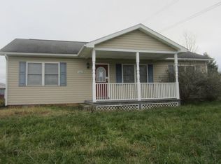 1462 Hahns Ln, Toms Brook, VA 22660