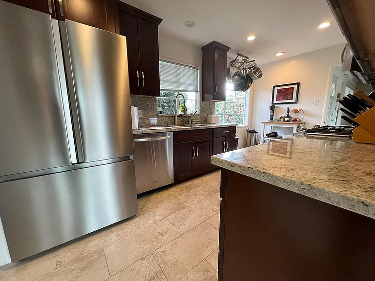 1776 Parrott Dr — Photo 7