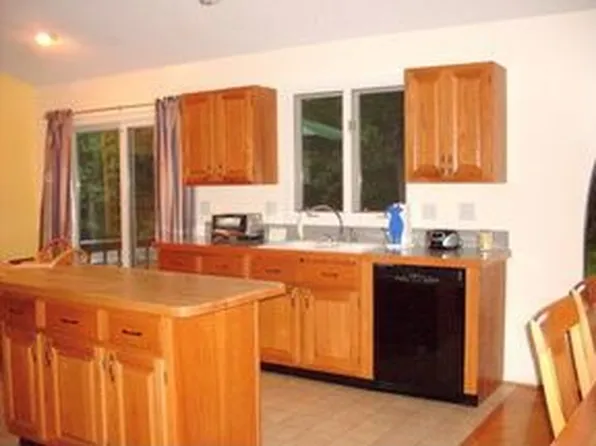 18 Caputo Rd, North Branford, CT 06471