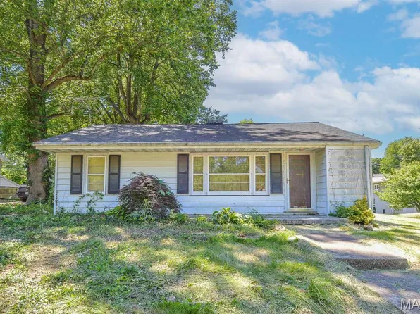 6814 Osage Dr, Belleville, IL 62223