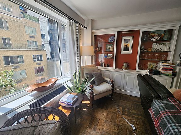 3rd image of 40 Central Park S #8F