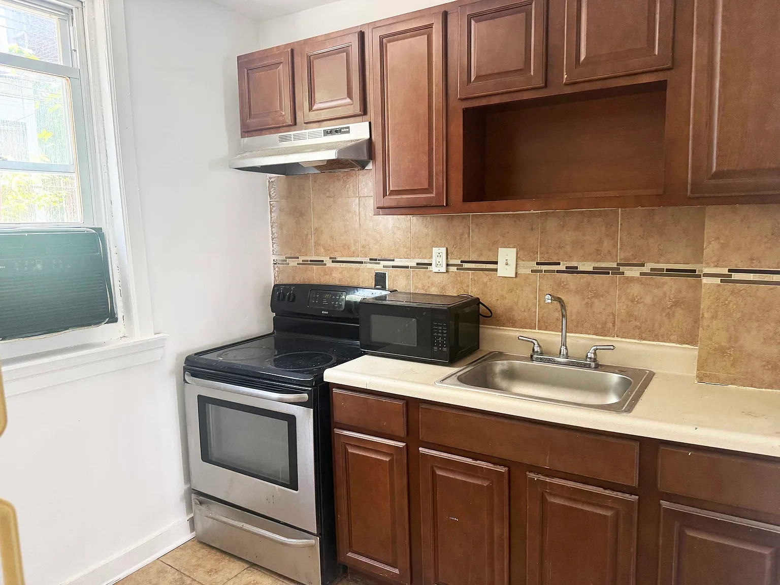 2 bed, 864 sqft, $1,200 — Photo 4