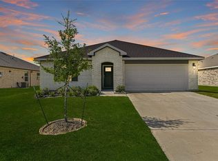 136 Little Spring Ct, Anahuac, TX 77514