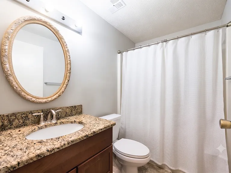 Bathroom 2 with bathtub
