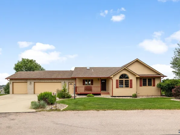 5549 Doubletree Rd, Rapid City, SD 57702