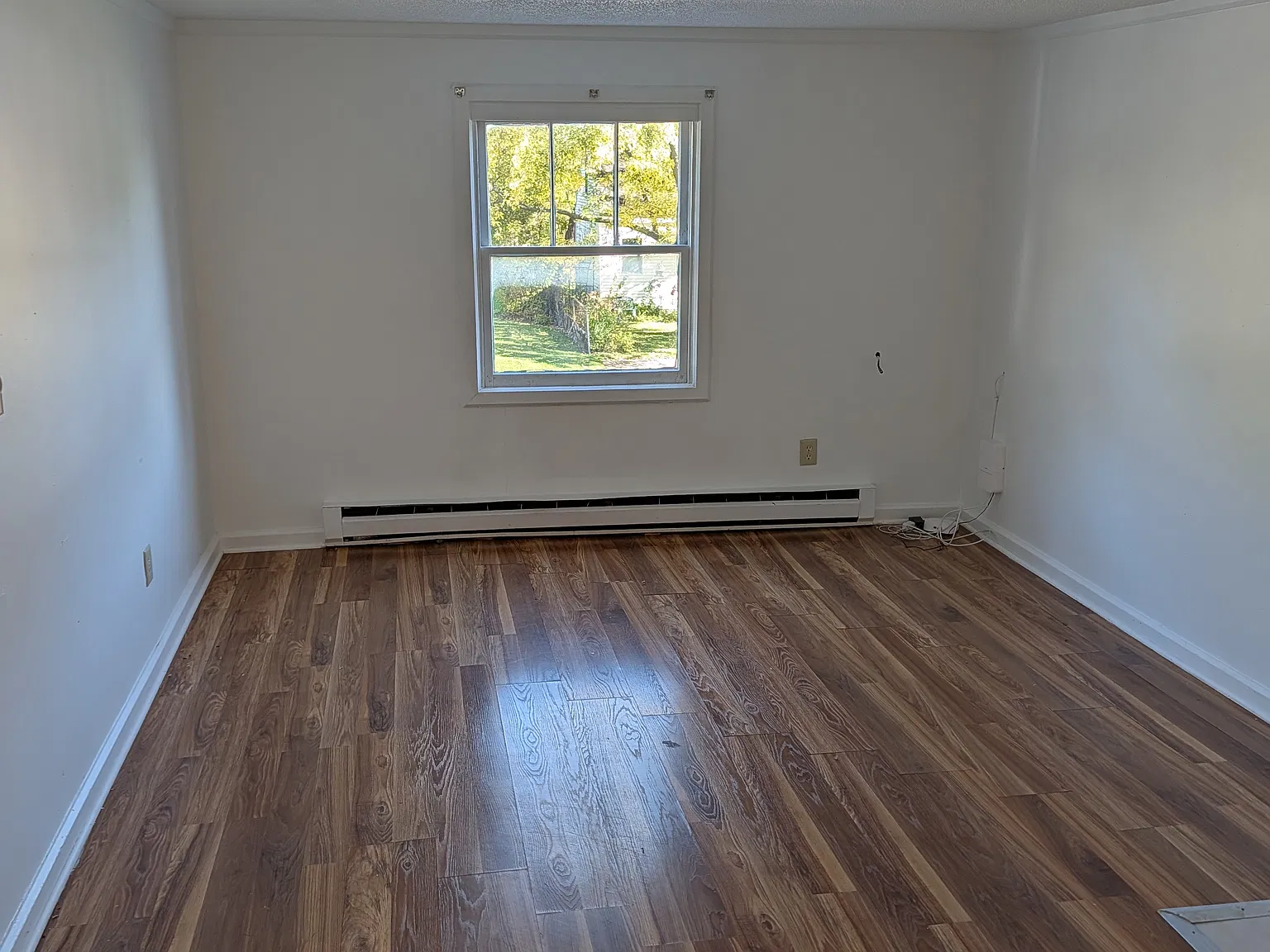 2 bed, 700 sqft, $1,000 — Photo 2