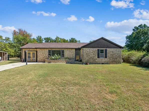 902 Circle Dr, Arkansas City, KS 67005
