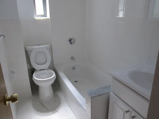 Rented by GreenVill Real Estate LLC | media 28