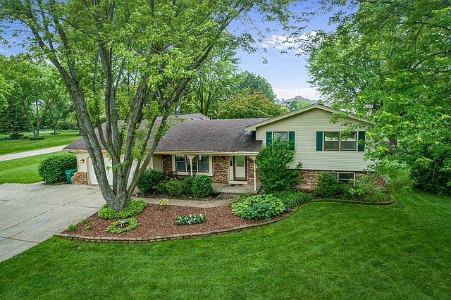 1st image of 39W424 Hemlock Dr