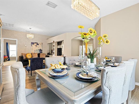3rd image of 9909A Jasmine Brook Cir