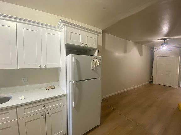 2nd image of 330 E 106th St APT 4