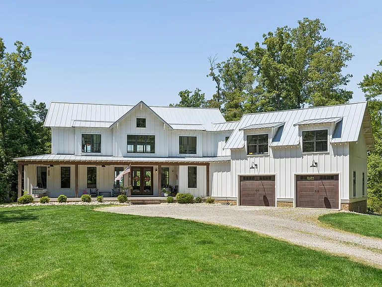 6450 Stewart Rd — Photo 1