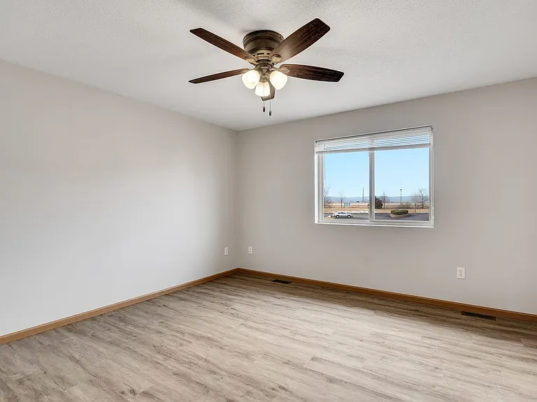1208 Eastwood St — Photo 15