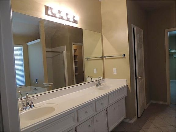 4th image of 15227 Duncan Grove Dr