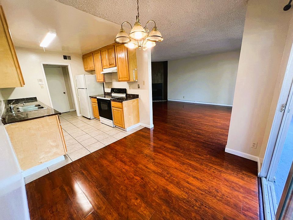 dining/kitchen