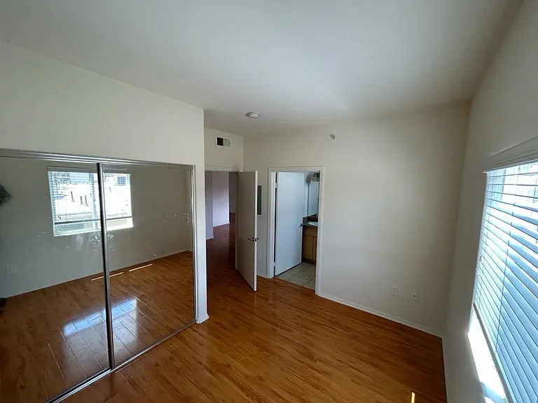 4737 Kester Ave #102 — Photo 9