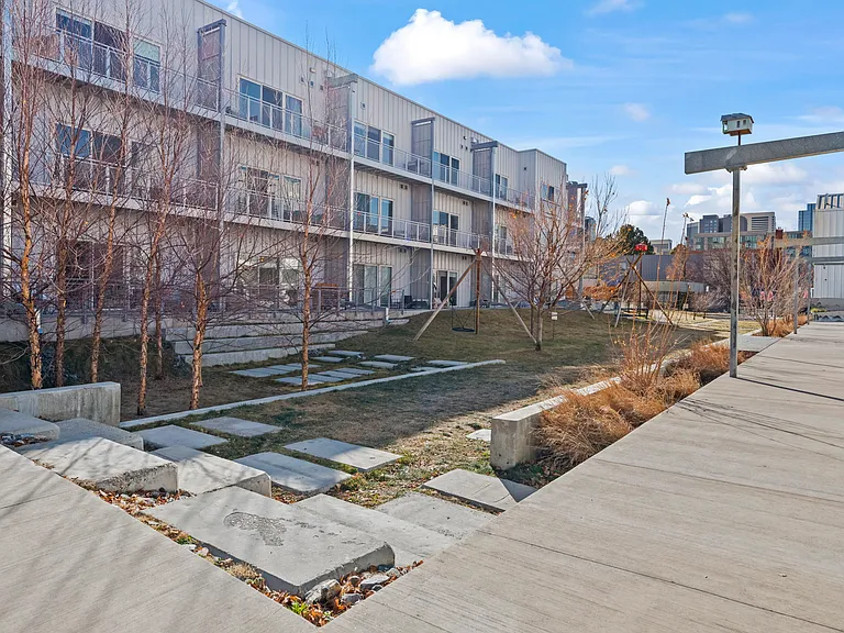 2525 Arapahoe St #D105 — Photo 18