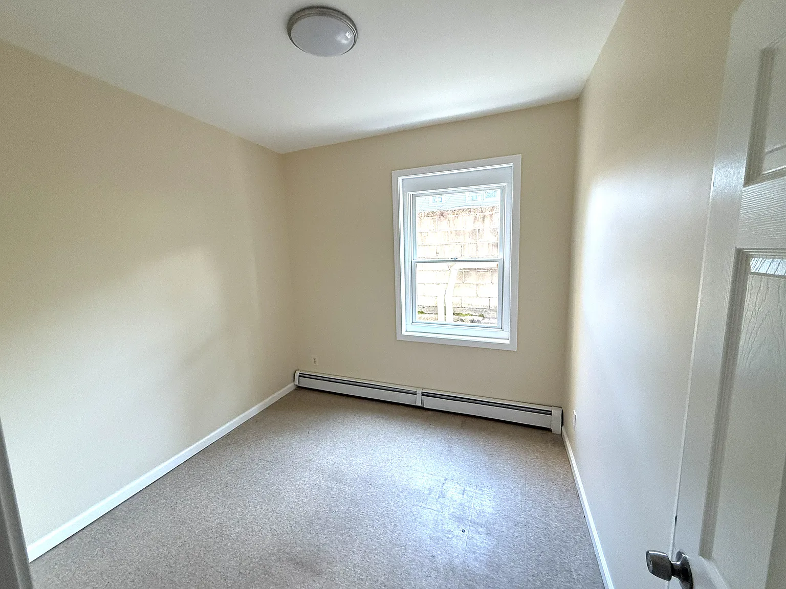 2 bed, 700 sqft, $1,700 — Photo 4