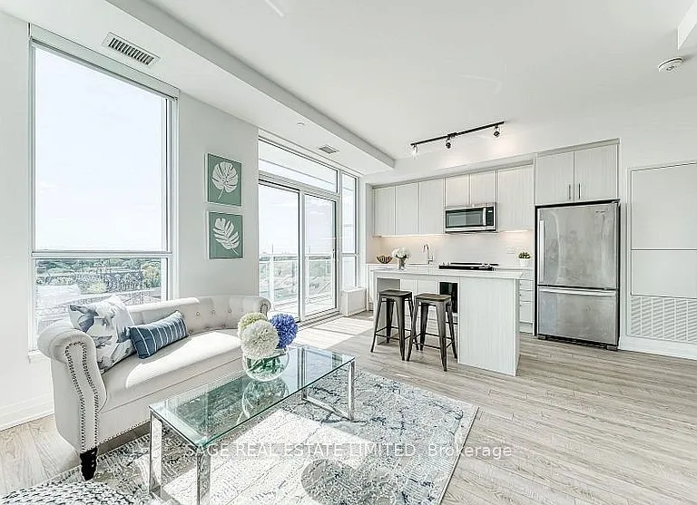 286 Main St #612 — Photo 1