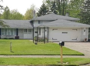 3890 Dover Center Rd, North Olmsted, OH 44070