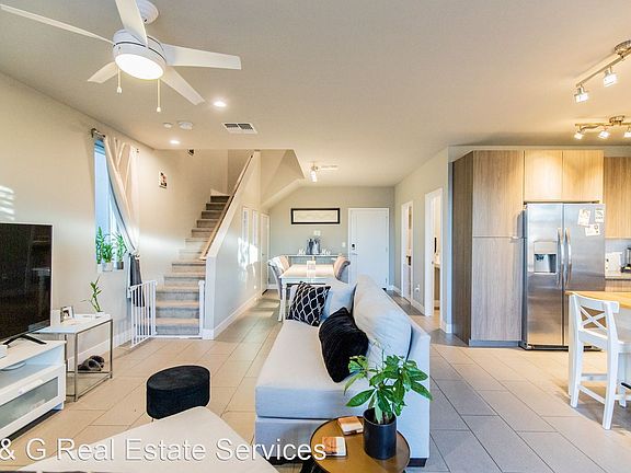 5th image of 2825 N 42nd St Unit 6