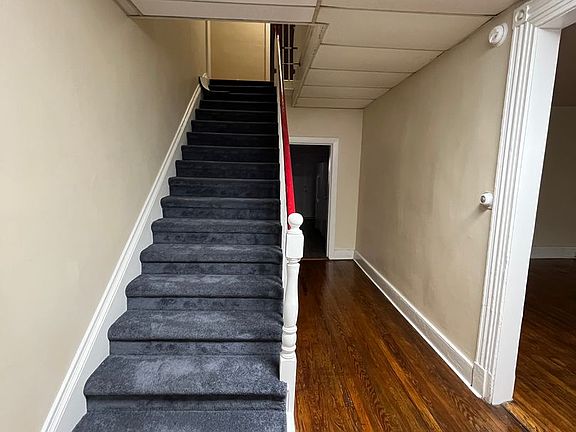 5th image of 23 N Earl St