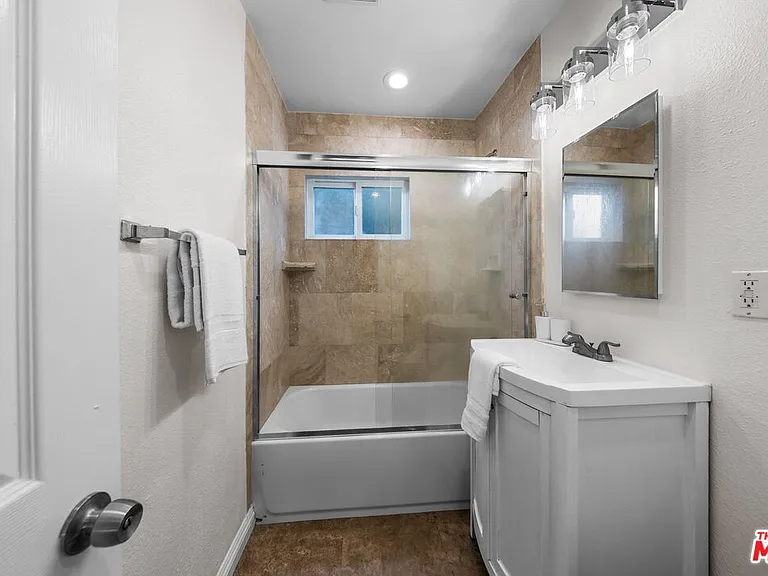 643 Pacific St #2 — Photo 14