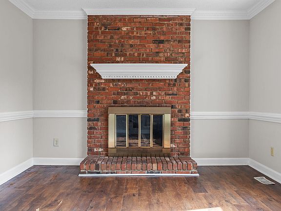 5th image of 2900 Broadlands Dr