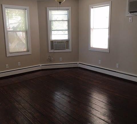 Living Room/Dining Area