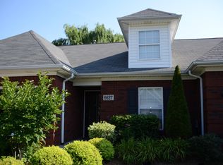 6627 Woods Mill Dr, Louisville, KY 40272
