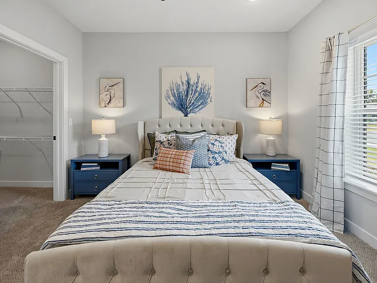Zephyr Apartments — Photo 5