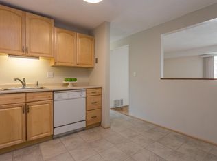 4 Brookside Dr APT 7, Exeter, NH 03833