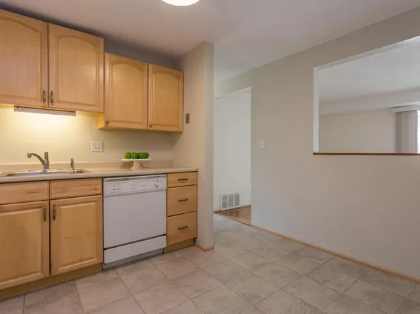 4 Brookside Dr APT 7, Exeter, NH 03833