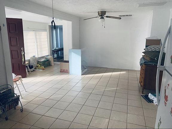 2nd image of 231 Harbor Pl N