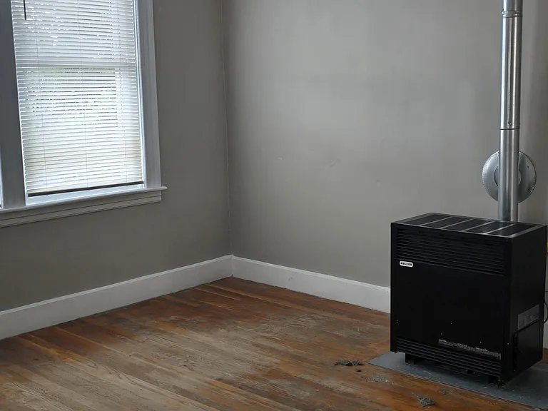 396 Chandler St #4 — Photo 2