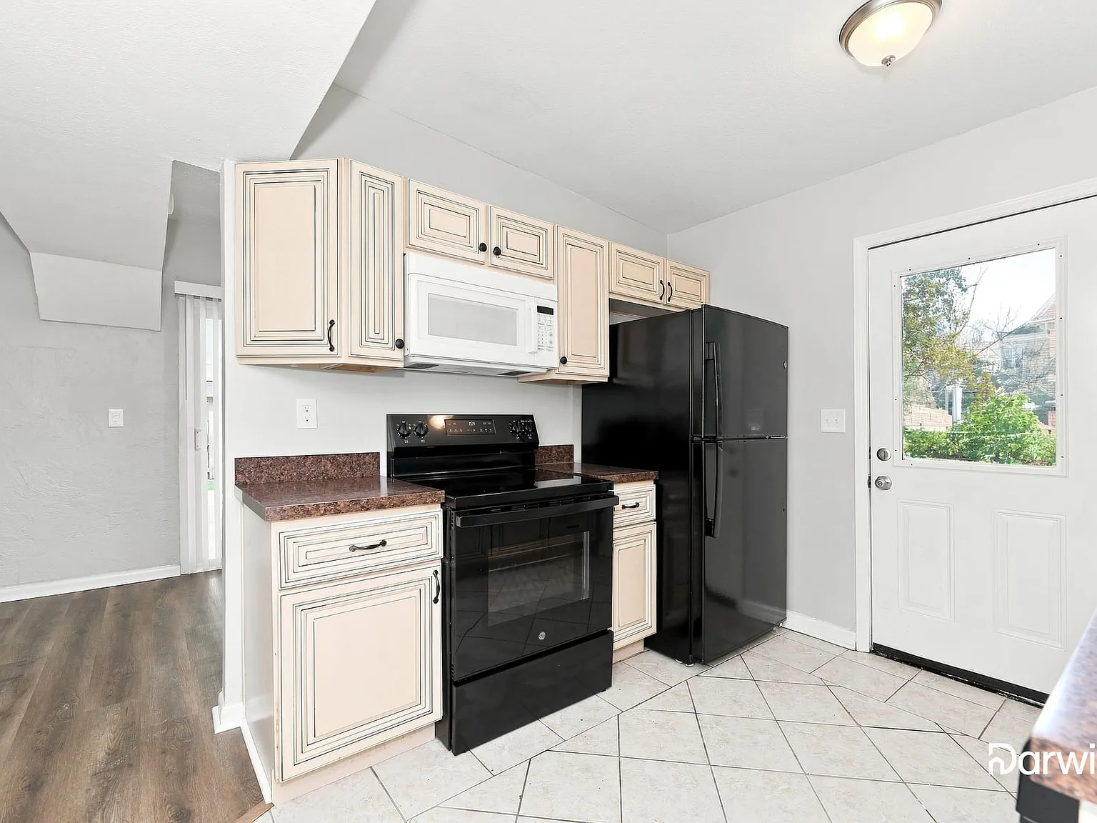 4 bed, 2.0 bath, 1282 sqft, $1,930 — Photo 3