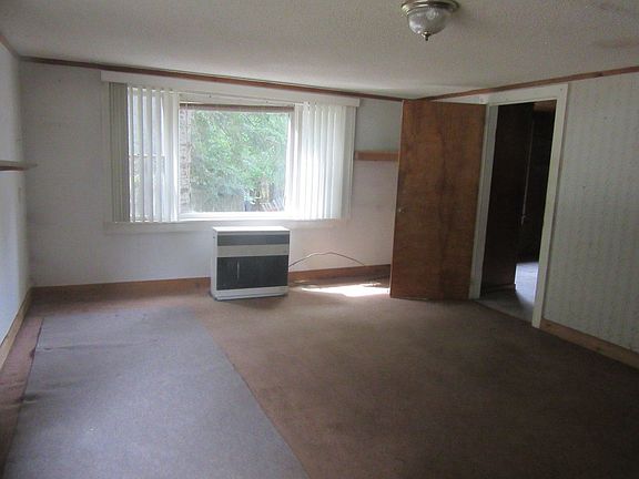 4th image of 464 Cold Brook Dr