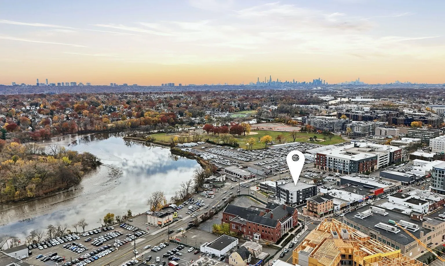1 bed, 1.0 bath, $2,985 — Photo 1