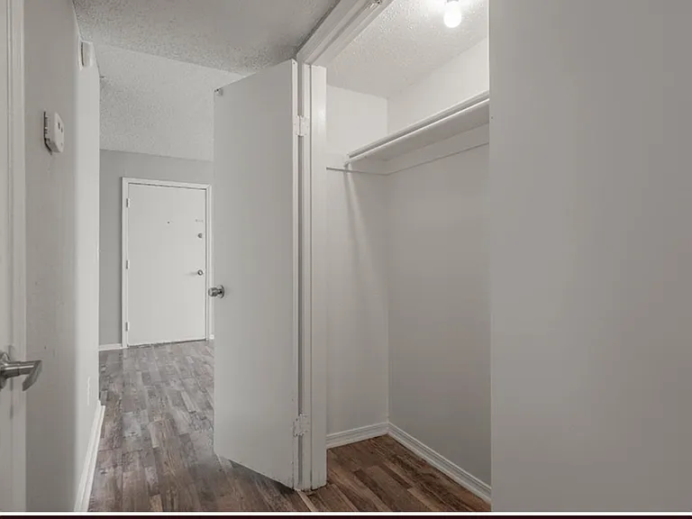 Willow Park Apartments — Photo 6