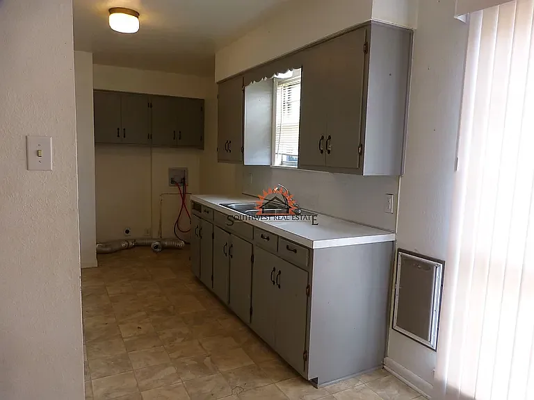 3 bed, 1053 sqft, $1,100 — Photo 4